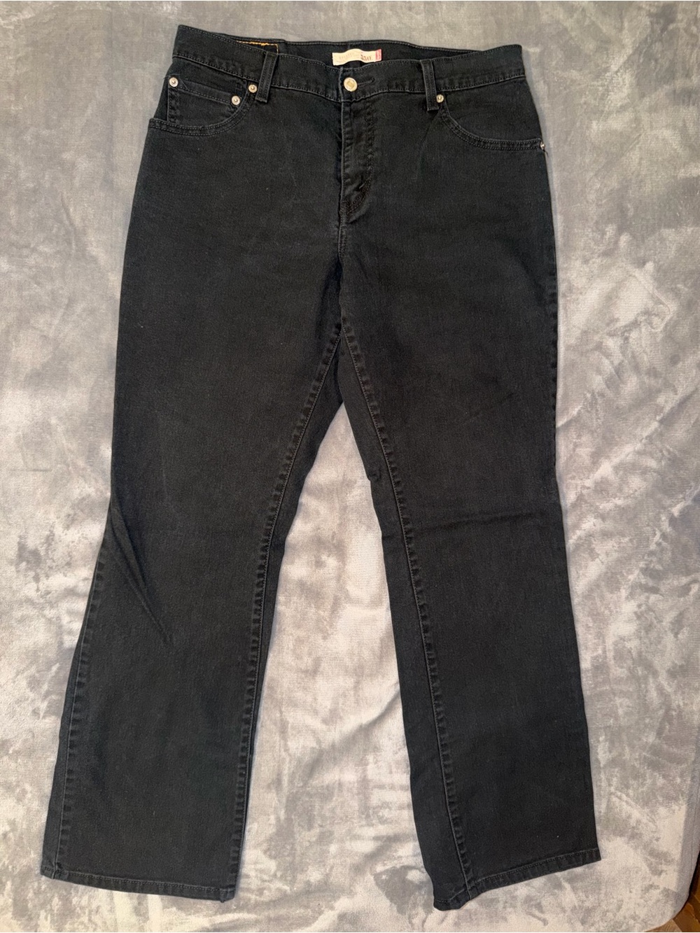 🖤 Levi's Boot-Cut Jeans